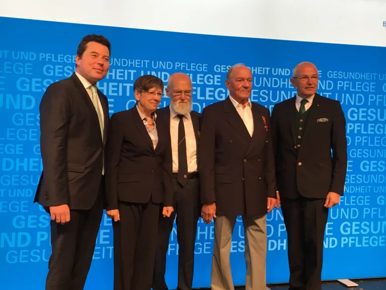 Verdienstkreuz für Gerrit Giebermann