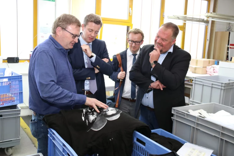 Landrat besucht World of Textiles