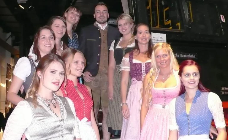 Kalendergirlparty wirbt für Landwirtschaft
