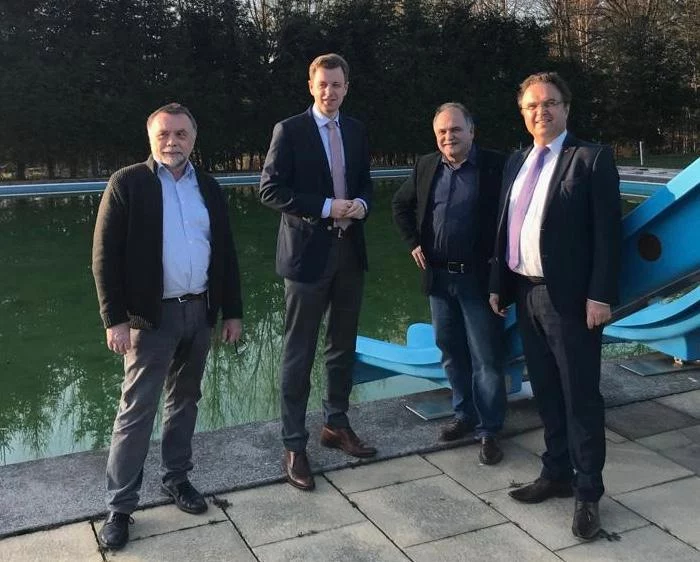 Im Bild von links nach rechts: Werner Kreil (Gemeinde Markt Zell), Landrat Dr. Oliver Bär, Horst Penzel (Erster Bürgermeister Markt Zell), Bundestagsabgeordneter Dr. Hans-Peter Friedrich