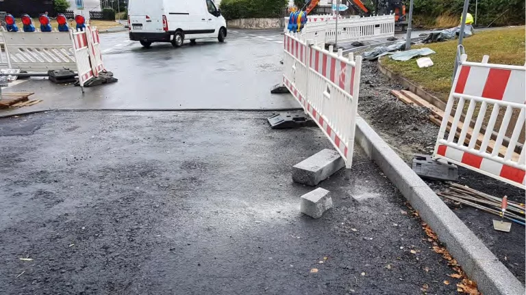 Asphaltierungsarbeiten in Döhlau