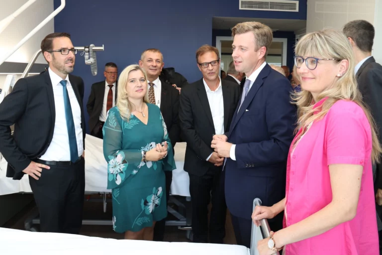 Eröffnung Klinikneubau in Naila mit Gesundheitsministerin Melanie Huml