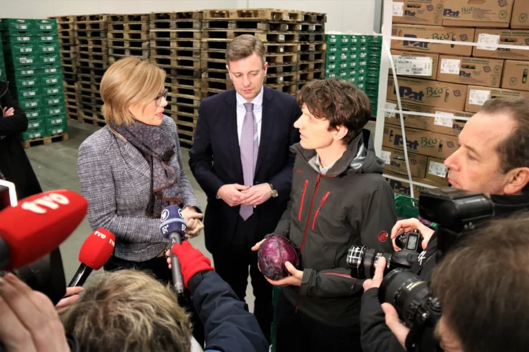 Julia Klöckner zu Besuch in Töpen