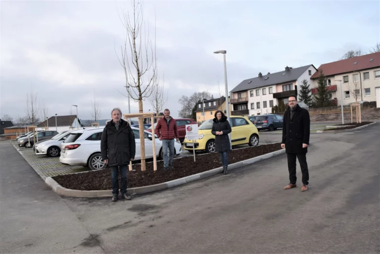 21 Bäume für den Klinikparkplatz in Naila