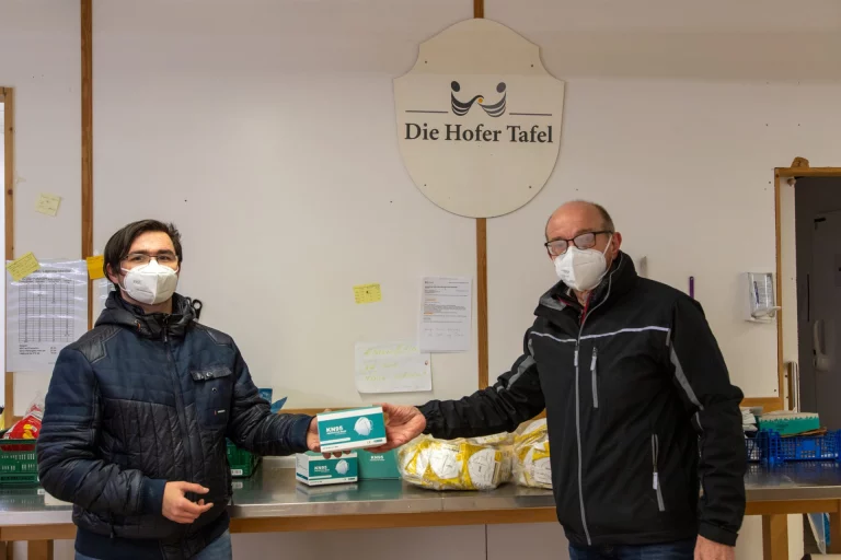 Stadt und Landkreis Hof verteilen FFP2-Masken an Bedürftige