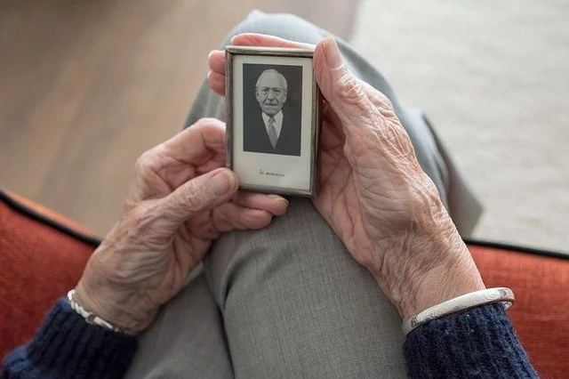 Erste digitale Demenzschulung für pflegende Angehörige