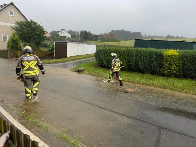 Starkregen im Landkreis Hof – Feuerwehren und THW im Einsatz