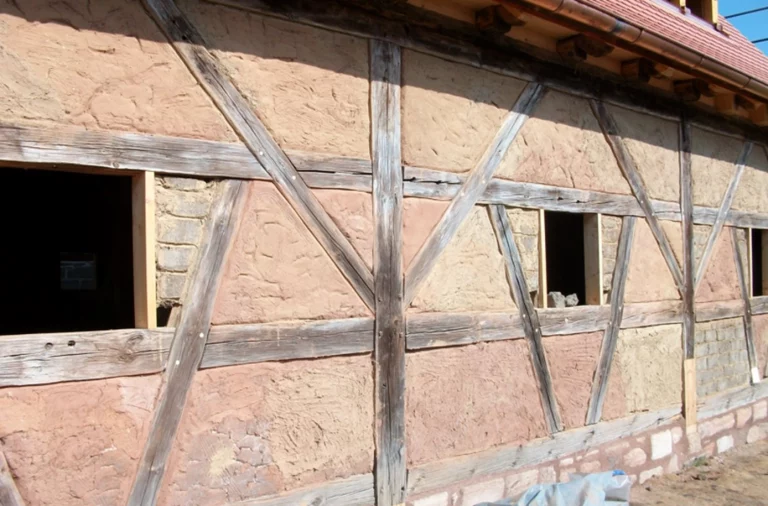Teilnehmer gesucht: Praxis-Workshop Lehmbau