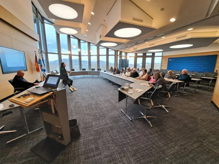 Zu Gast im Landratsamt: Seniorenunion Regnitzlosau informiert sich