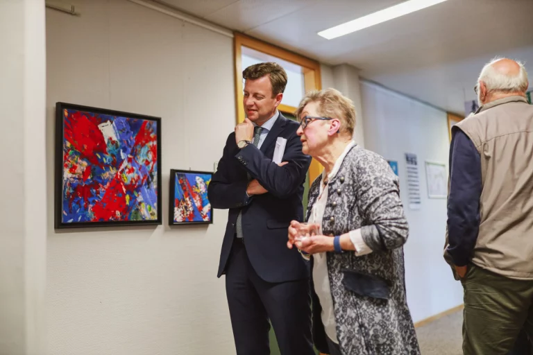 Neue Ausstellung im Landratsamt: „Veränderungen“ von Heidemarie Rauh
