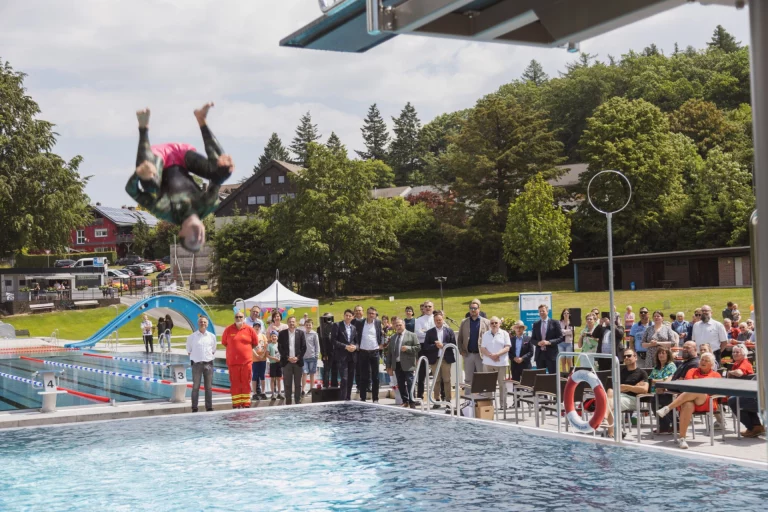 Neues Freibad in Zell eingeweiht