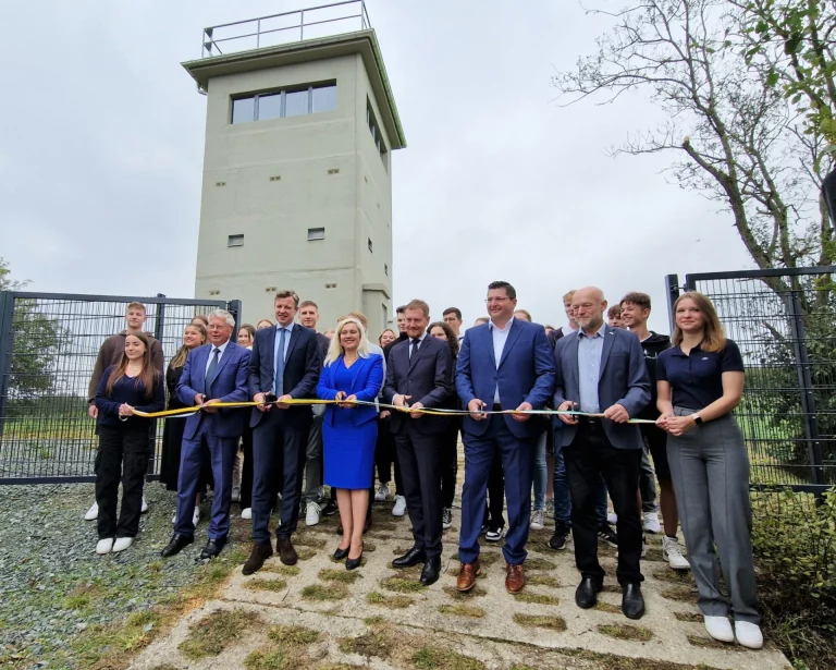 Neue Außenstelle für Deutsch-Deutsches Museum: Grenzturm Heinersgrün eröffnet