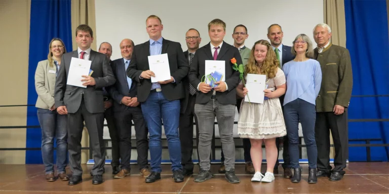 Nach erfolgreicher Ausbildung: Junge Landwirte feierlich verabschiedet