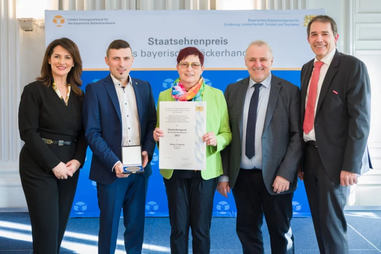 Bayerischer Staatsehrenpreis des Bäckerhandwerks 2023 für Bäckerei Friedrich aus Straßdorf