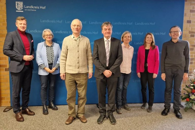 Amtstierarzt Dr. Bernhard Lang und Bienengesundheitswart Alfred Ott verabschiedet