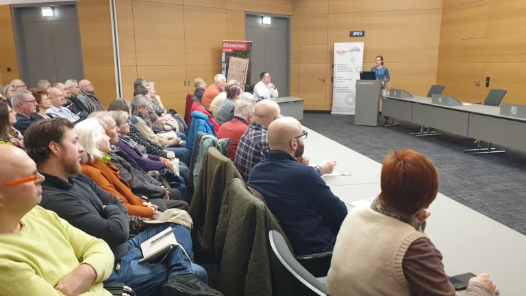 Gut besuchter Infoabend zum Thema Wärmepumpe im Bestand