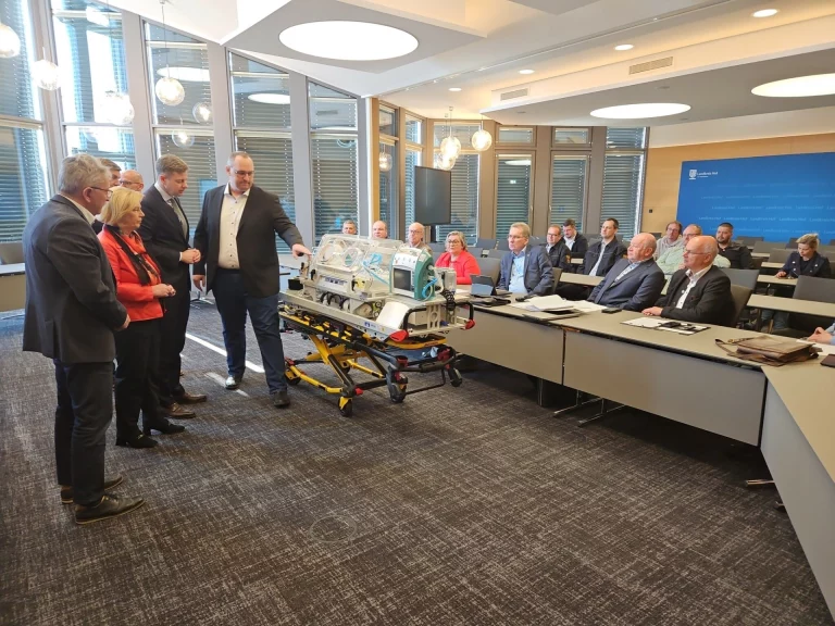 Bessere Versorgungsmöglichkeiten für Früh- und Neugeborene im Rettungsdienst