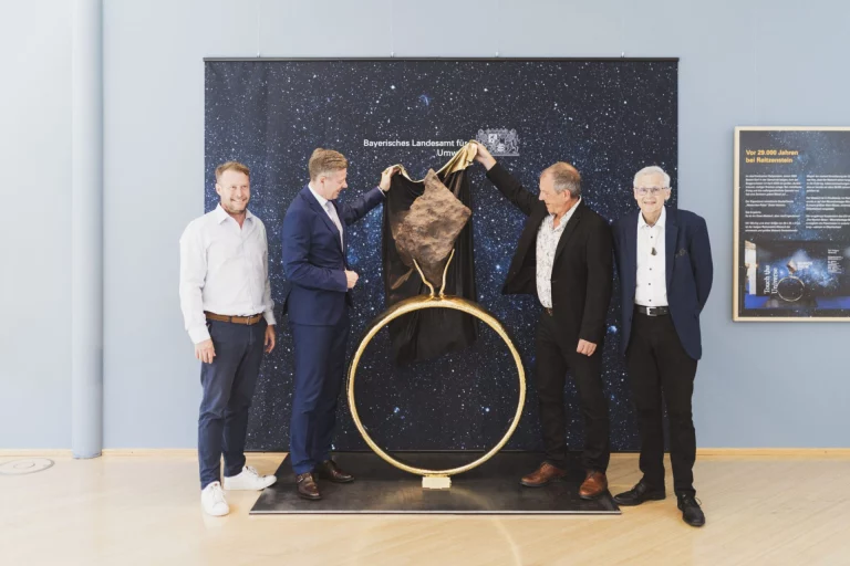Meteorit aus Reitzenstein ausgestellt