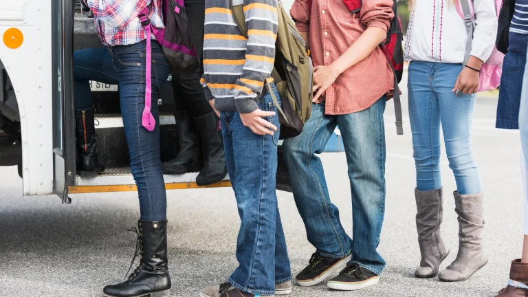 Schülerbeförderung im Hofer Land: Verbundpass jetzt beantragen