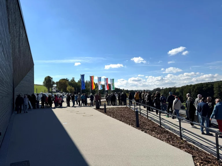 Großes Interesse an Vorab-Blick ins neue Museumsgebäude des Deutsch-Deutschen Museums Mödlareuth
