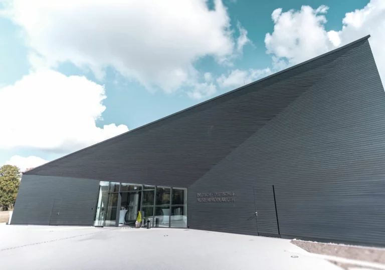 Deutsch-Deutsches Museum Mödlareuth: Eröffnung des Neubaus im Rahmen des Museumstages Hofer Land am 9. November