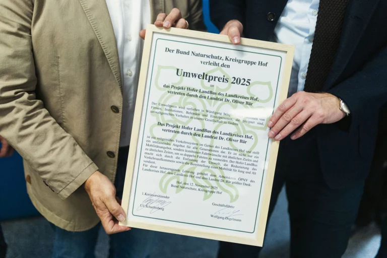 Hofer LandBus erhält Umweltpreis 2025