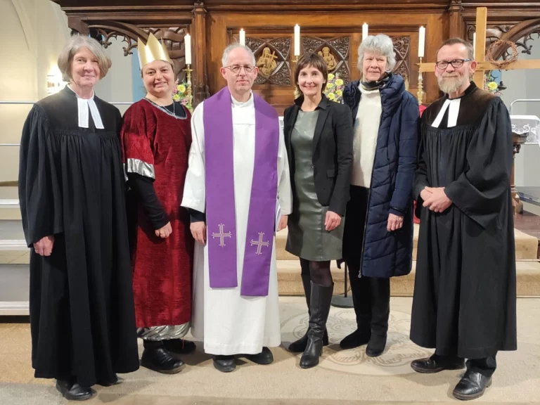 Feierliche Atmosphäre beim ökumenischen Gottesdienst für Senioren und Menschen mit besonderen Bedürfnissen