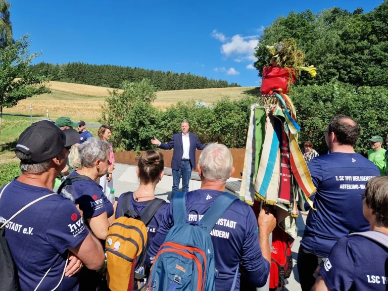 Wimpel-Wanderung des Deutschen Wandertages erreicht Mödlareuth