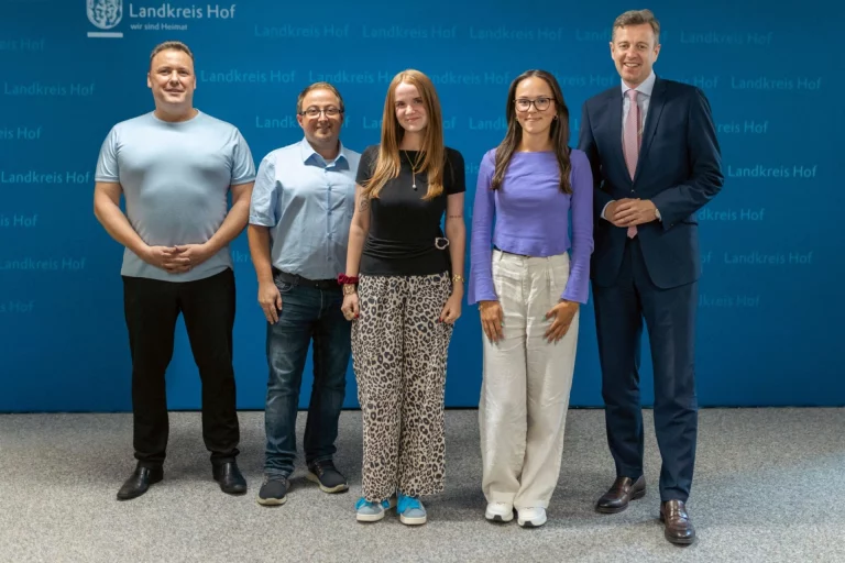 Gratulation an erfolgreiche Auszubildende