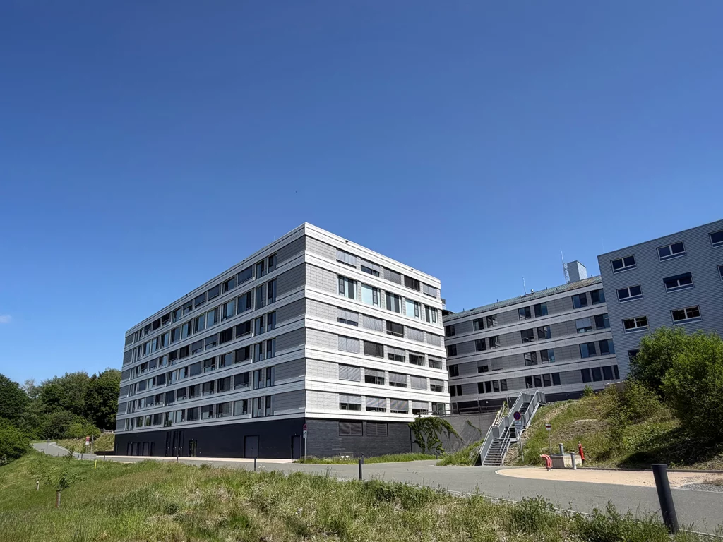 Landkreis Hof bringt dritten Bauabschnitt der Klinik Naila auf den Weg